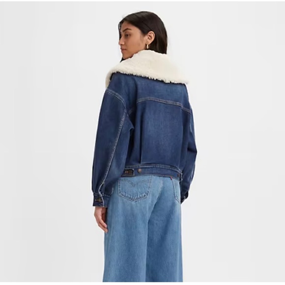 Levi’s trucker jacket with sherpa - Picture 2 of 3